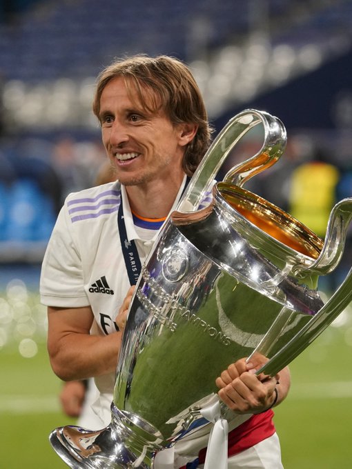 2025 赛季：圣地亚哥教士队与达比修有达成一份为期两年的“导师级”续约